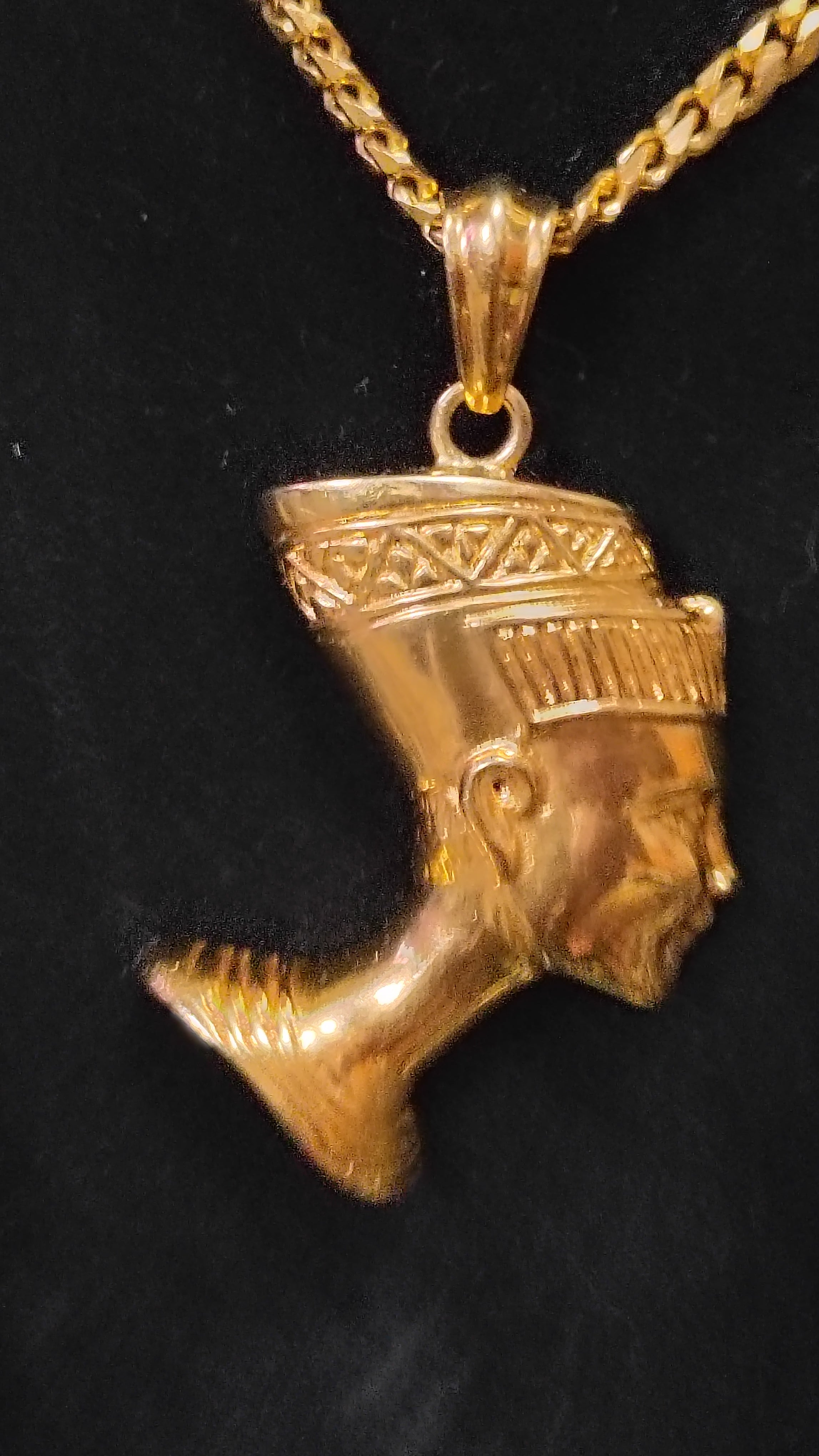 Nefertari pendant